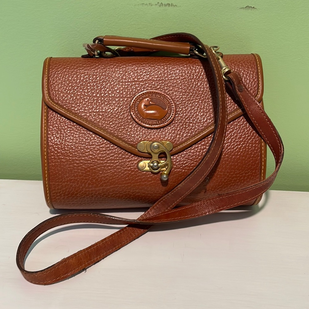 Vintage Dooney & Bourke Leather crossbody bag